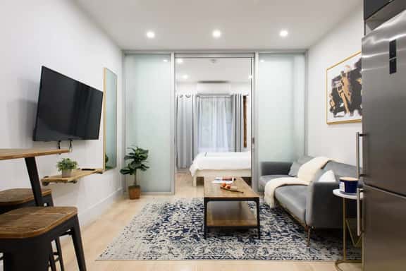 78-2D Furnished 1BR WD walk to Central Park - Image 1