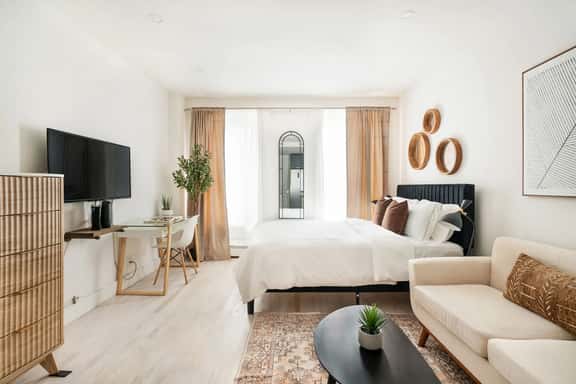 1597-4 Brand new Studio Prime UES W/D walk to C park - Image 1