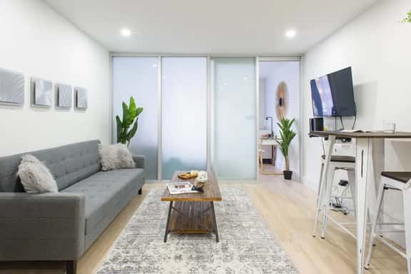75-1C 1BR prime UES W/D - Image 1