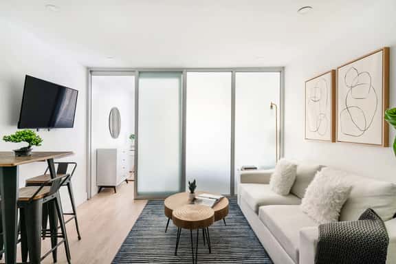 75-1D 1BR prime UES W/D the unit Best Value - Image 1