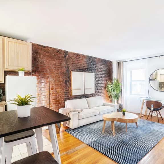 350-1A Gramercy New 1BR Sleeps3 Newly Furnished - Image 1