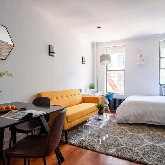 24-10  Studio  in Prime Gramercy WD in Unit - Image 1