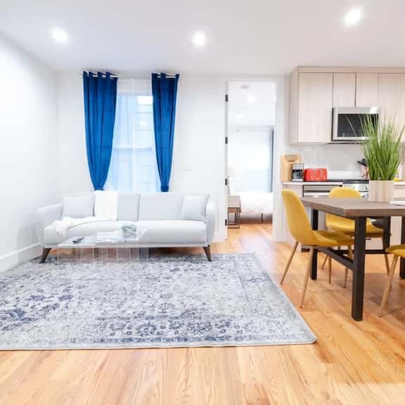 323-1 Spacious 2BR Williamsburg - Image 1