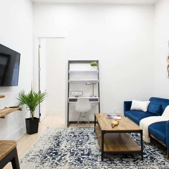 78-4D  Quality 1BR W&D~Skylight By Central Park - Image 1