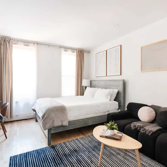1597-14 New Renovated Studio rime UES - W/D - Image 1