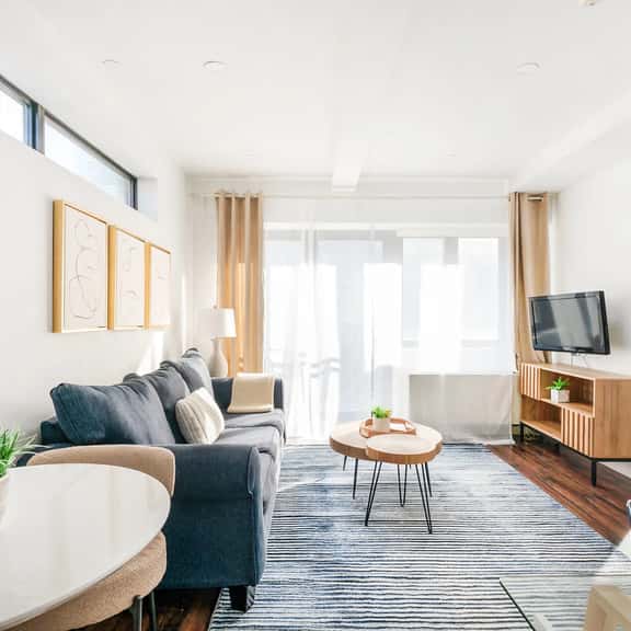 809-5A Gorgeous New 1BR Heart of Midtown - Image 1