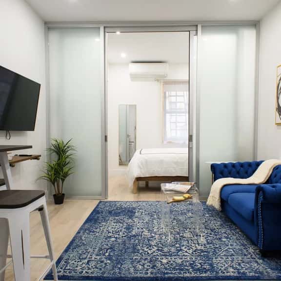 78-1B Furnished 1BR prime UES WD in unit - Image 1