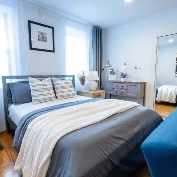 350-GA Spacious Studio Gramercy Sleeps 3 - Image 1