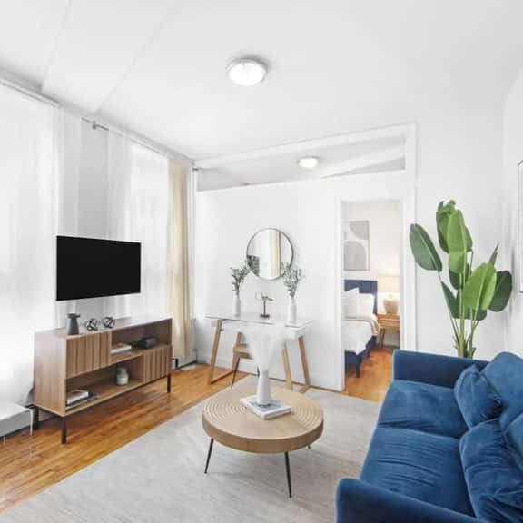 139-2E West Village 1BR best value - Image 1
