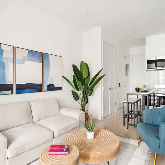 14-1B Sleek Modern 1BR Union Square WD in Unit - Image 1