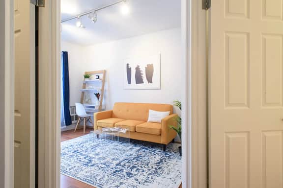 69-5D Stylish Lower East Side 1BR Apt - Image 3