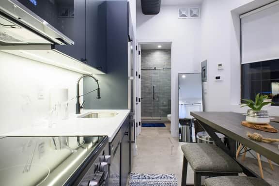 3-2 Prime East Village Private outdoor! - Image 2