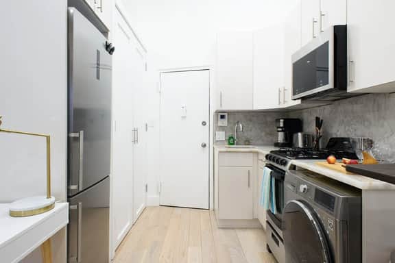 62-2B  New Studio Prime UES W/D in unit - Image 4