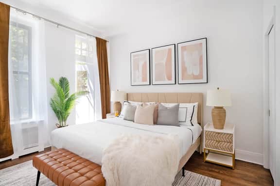 91-1D 3BR 2baths Duplex with a Private Backyard - Image 3