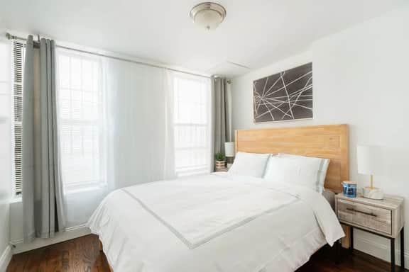 1435-3 3 Bedrooms 2Bath W/D Prime Upper East - Image 4