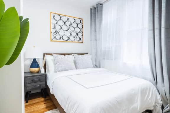 49-3B Newly renovated 2BR WD Midtown East - Image 3