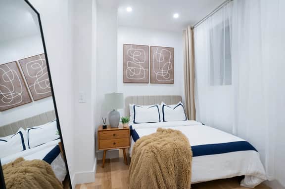 1290-3 New Renovated 2 Bedrooms in UES - Image 3