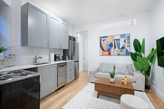 1290-3 New Renovated 2 Bedrooms in UES - Image 2