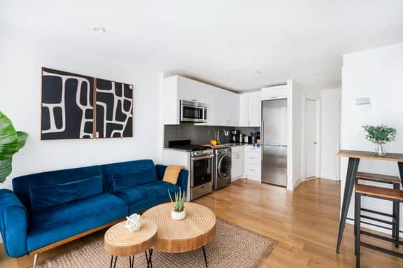 75-2D 1BR Prime UES W&D Balcony Elevator - Image 4