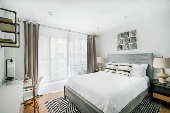 75-2D 1BR Prime UES W&D Balcony Elevator - Image 3