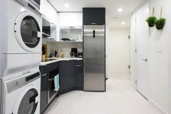75-1B Prime Upper East W/D Elevator - Image 5
