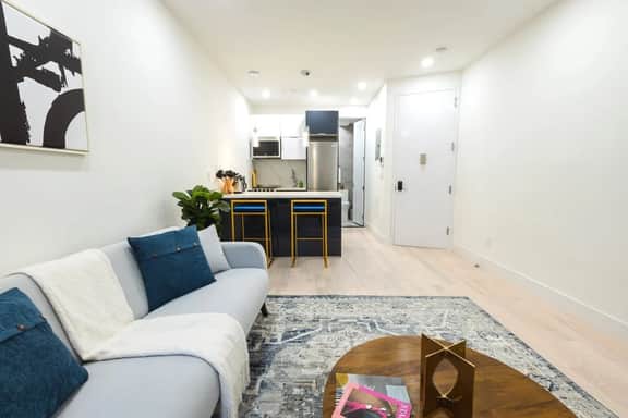 317-3D I Modern 1BR W&D Walk to Central Park - Image 3