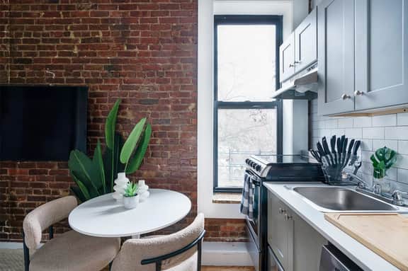 153-1G Newly Renovated 2BR Lower East Side - Image 5