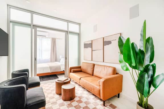 14-2B Brand New Modern 1BR Union Square WD in Unit - Image 2