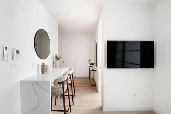345-3A 2BR Newly Reno Prime UES WD in unit - Image 5