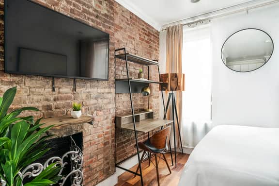 24-5 Furnished Studio W/D Prime Gramercy - Image 2