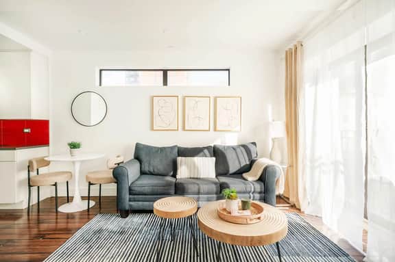 809-5A Gorgeous New 1BR Heart of Midtown - Image 2