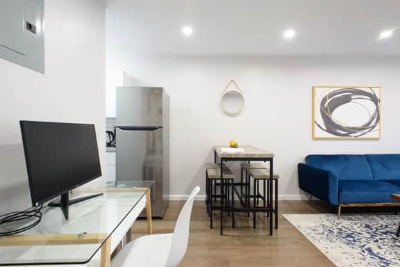 350-2A Prime gramercy Newly renovated 1BR sleeps 4 - Image 3