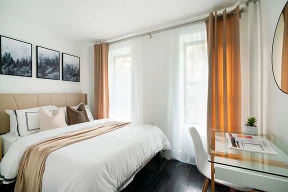 444-3C 1BR Hell's kitchen- Newly furnished -Elevator - Image 3