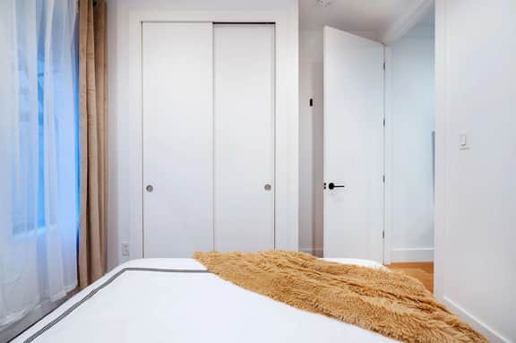 1290-7 New Renovated 2 Bedrooms in UES - Image 5