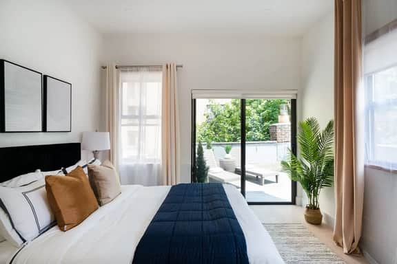 78-4A 2BR Duplex with a private outdoor UES - Image 3