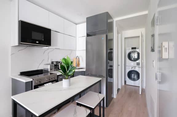 22-5C New Prime Gramercy 1BR - Image 5