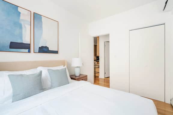 26A-2 Spacious brand new Fully Furnished 2-Bedroom in Prime Murray Hill Move-In Ready - Image 4
