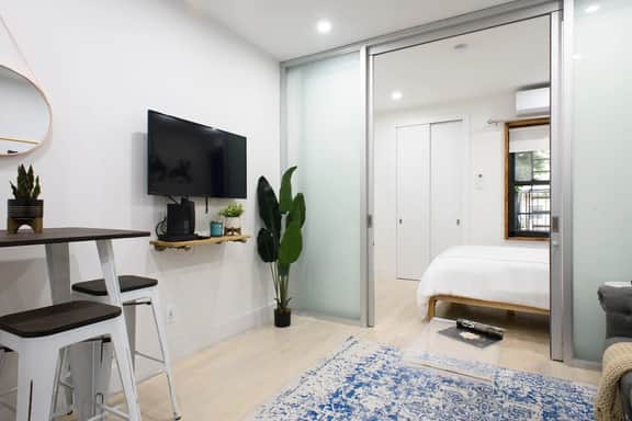 78-2B New furnished 1BR WD walk to Central Park - Image 2