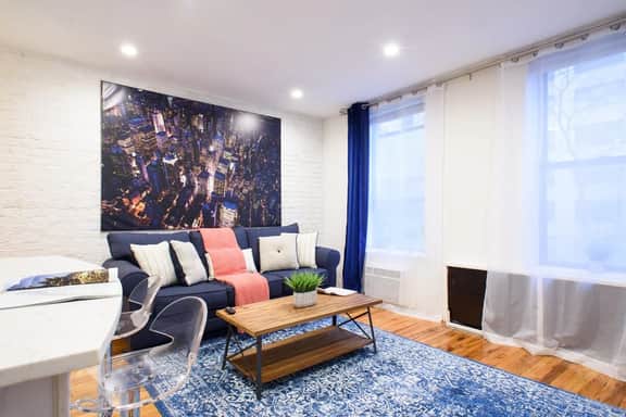 26-4B Reno Newly Furnished 1BR W/D Courtyard - Image 2