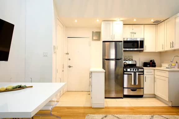 62-2B Renovated 1BR in Prime Upper East Side - Image 3