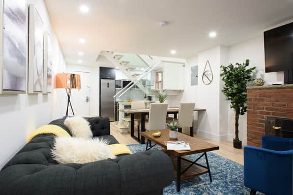 75-5A Luxury 3BR Duplex W/D in unit Elevator - Image 2