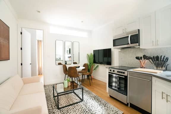 1290-16 New Renovated 2 Bedrooms in UES - Image 2