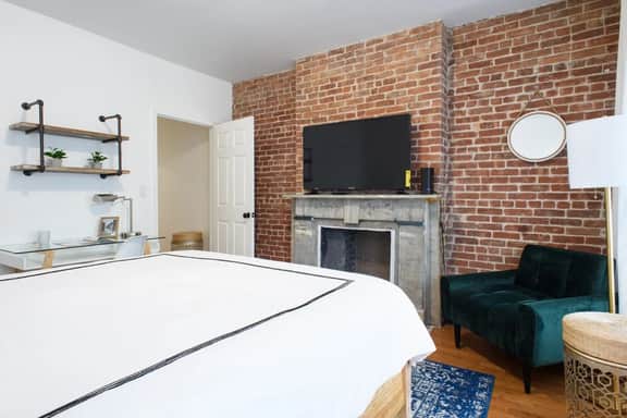 454-3W PRIME location 2BR Newly Furnished sleeps 5 - Image 3