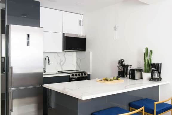 1597-3  Studio Upper East Side Apt W&D in unit - Image 3