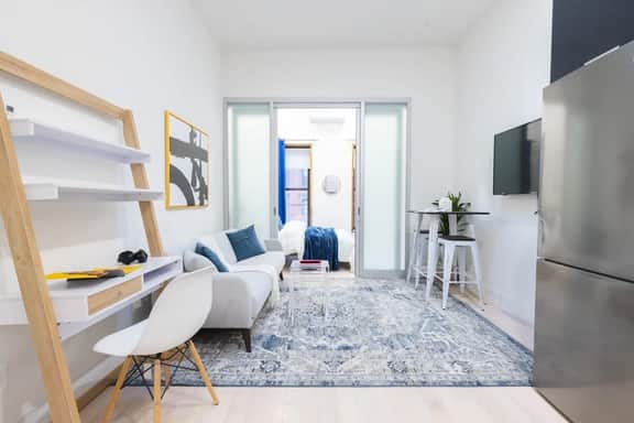 317-4A Modern 1BR W&D Walk to Central Park - Image 2