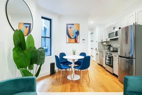 1288-4RS Newly furnished Prime UES 2BR - Image 4