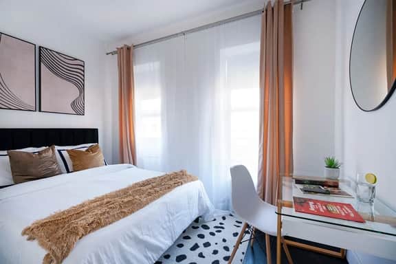 444-5A renovated 1BR in Hell's Kitchen newly furnished - Image 2