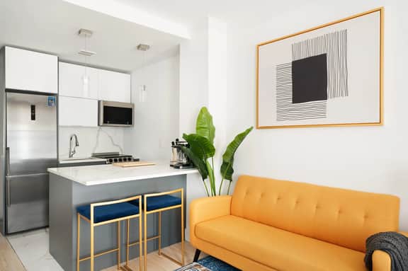 1597-7 Luxury Upper East Studio W&D in unit - Image 2