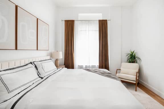 97-1A Prime UWS 2 Bedrooms, Newly Furnished~Laundry 24H Doorman - Image 5