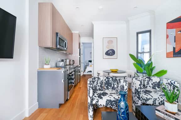 1288-5FS New Renovated 2 Bedrooms in UES - Image 3